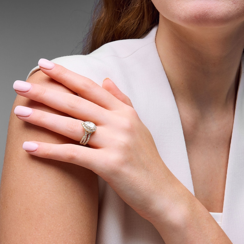 Main Image 4 of Neil Lane Artistry Pear-Shaped Lab-Grown Diamond Halo Bridal Set 2-1/2 ct tw 14K Yellow Gold