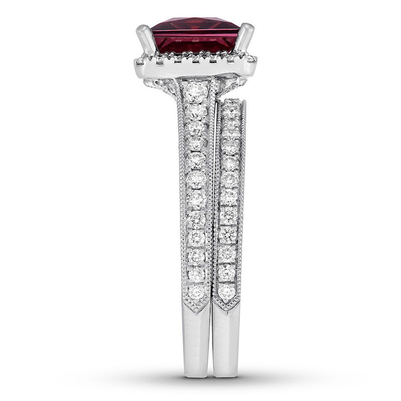 Main Image 3 of Neil Lane Princess-Cut Garnet Bridal Set 7/8 ct tw Diamonds 14K White Gold