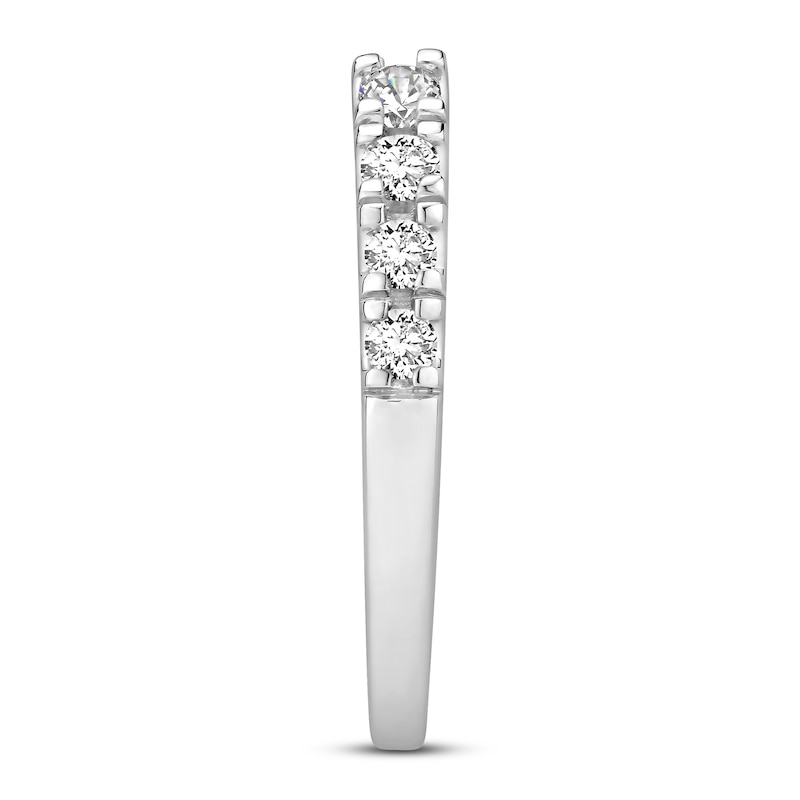 Main Image 3 of Diamond Wedding Band 1/2 ct tw Round-cut 10K White Gold