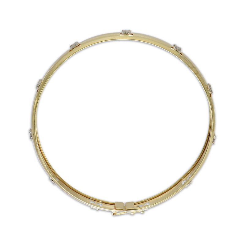 Main Image 3 of Italian Brilliance Diamond-Cut Clover Cutout Bangle 14K Yellow Gold 7.5"