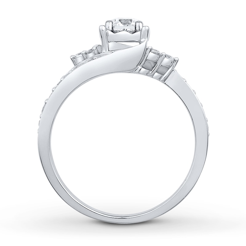 Diamond Engagement Ring 5/8 ct tw Round-cut 14K White Gold