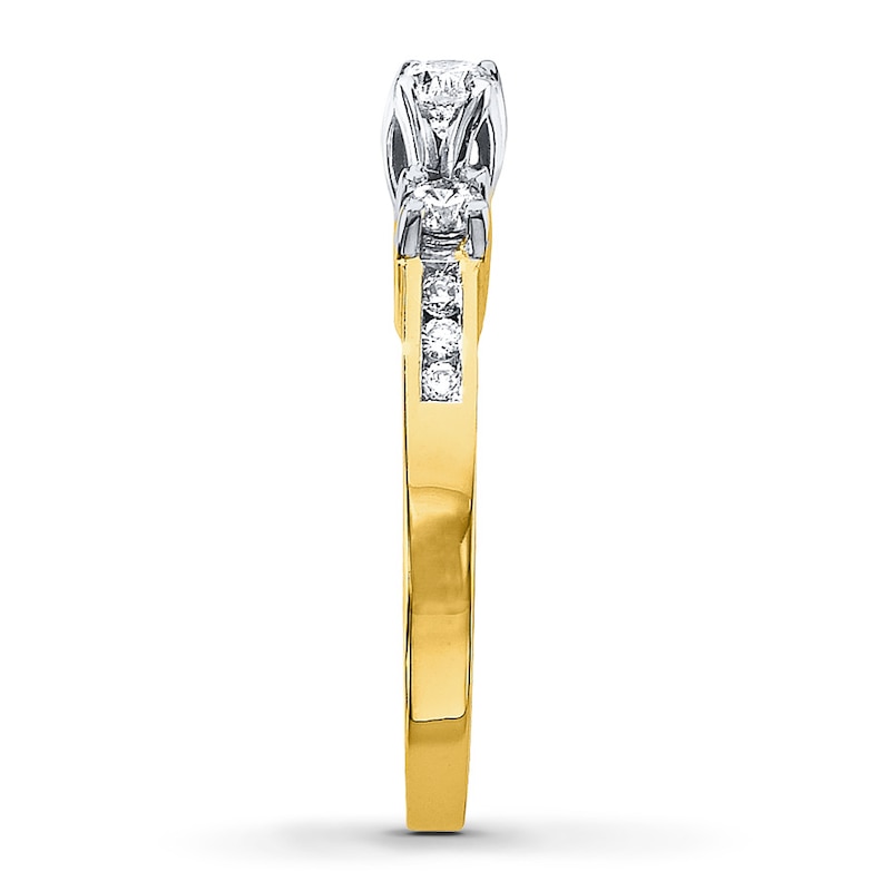 Three-Stone Diamond Ring 1/2 ct tw Round-cut 14K Yellow Gold