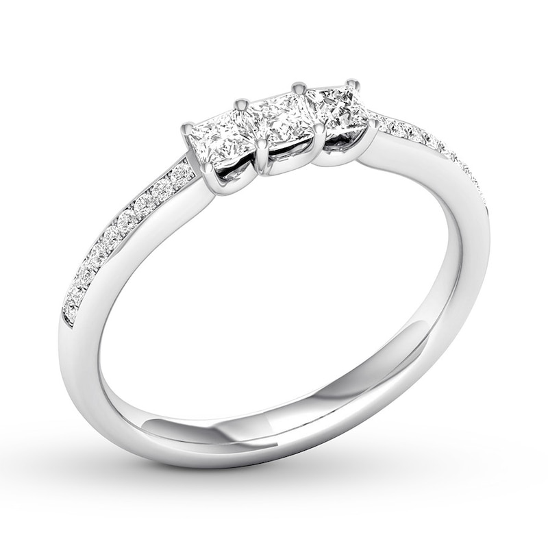 14K White Gold Pavé Diamond Wedding Ring