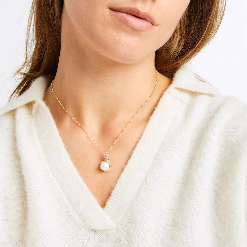 Main Image 2 of Le Vian Cultured Pearl Swirl Necklace 1/4 ct tw Diamonds 14K Honey Gold 19&quot;